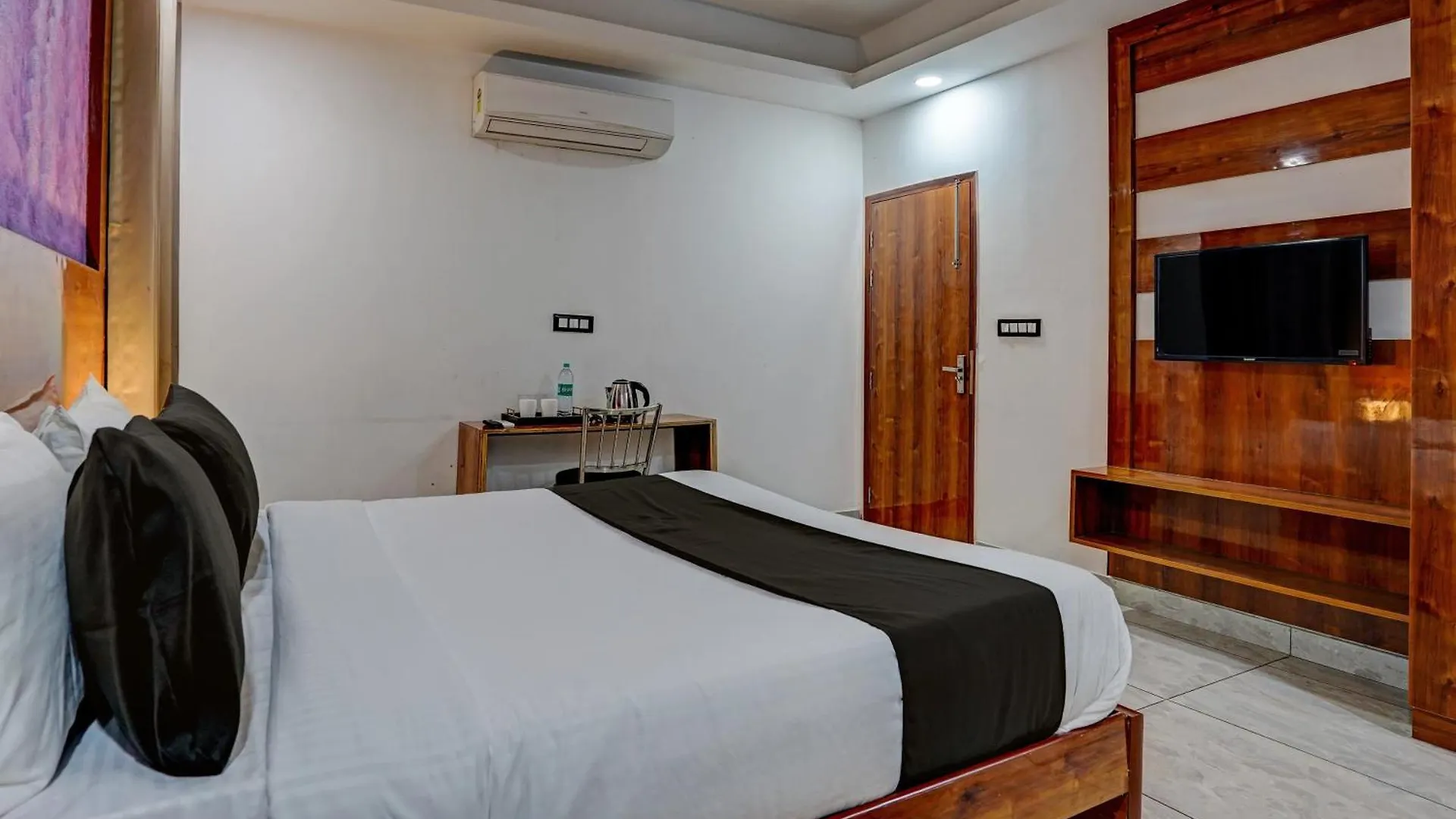 Hotel Caves International Near Igi Airport Delhi New Delhi