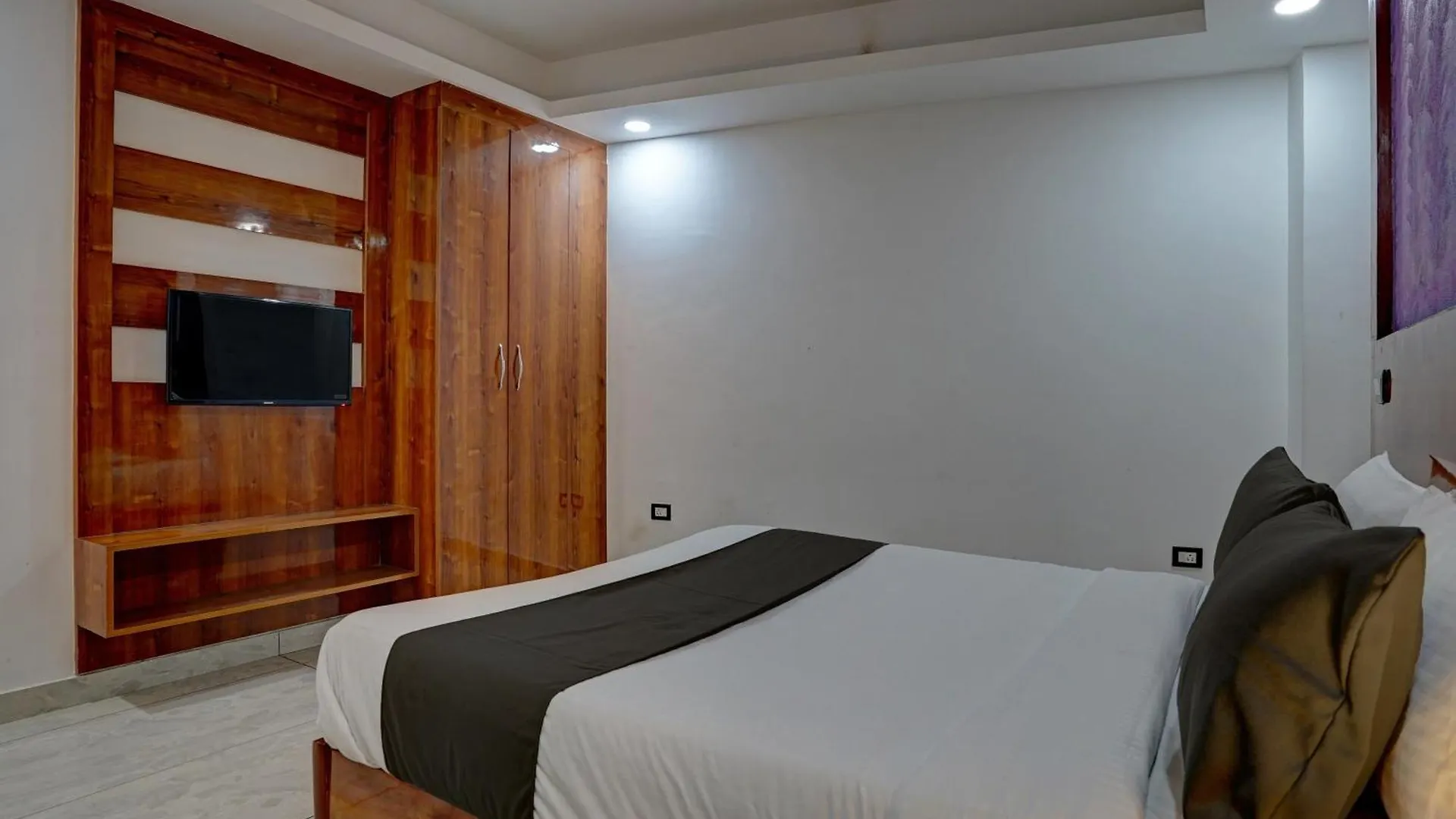Hotel Caves International Near Igi Airport Delhi New Delhi