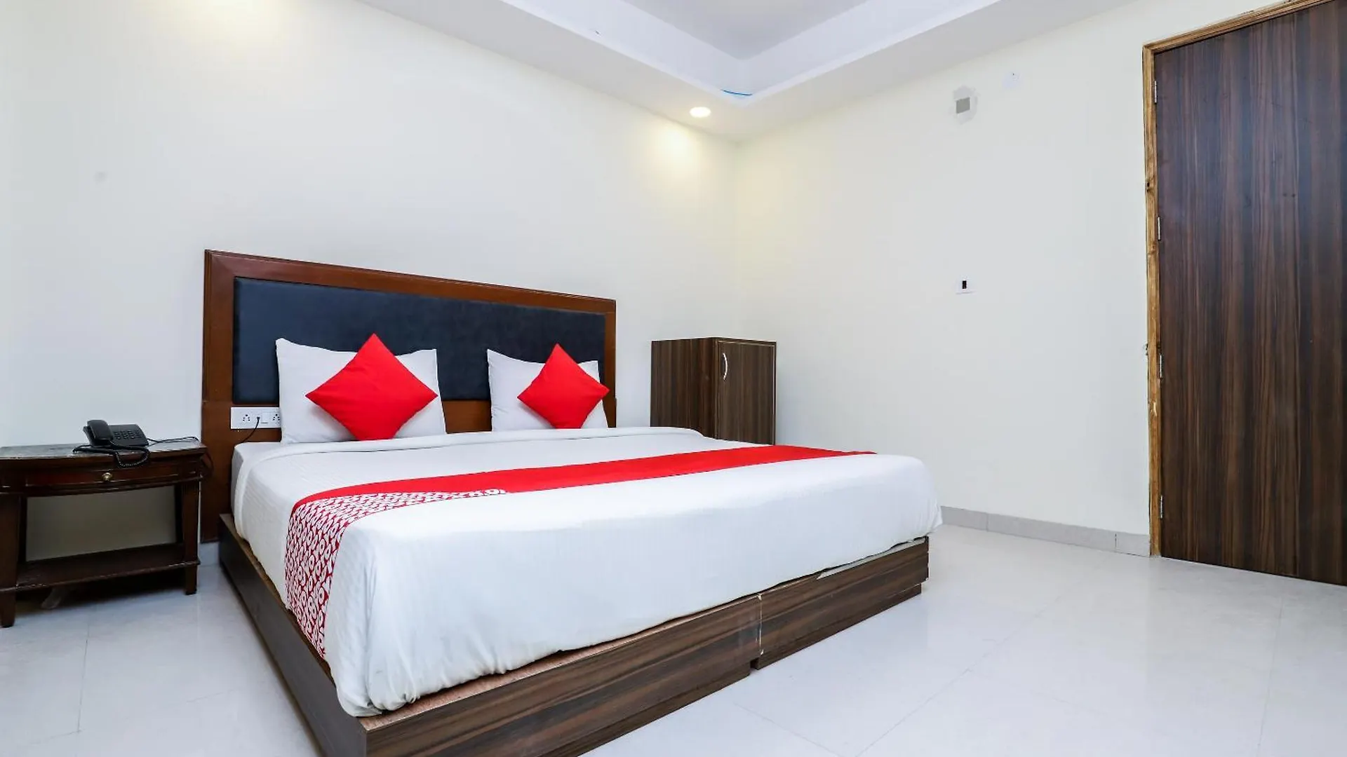 Hotel Caves International Near Igi Airport Delhi New Delhi